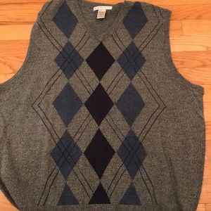 Geoffrey Beene vest... like new!